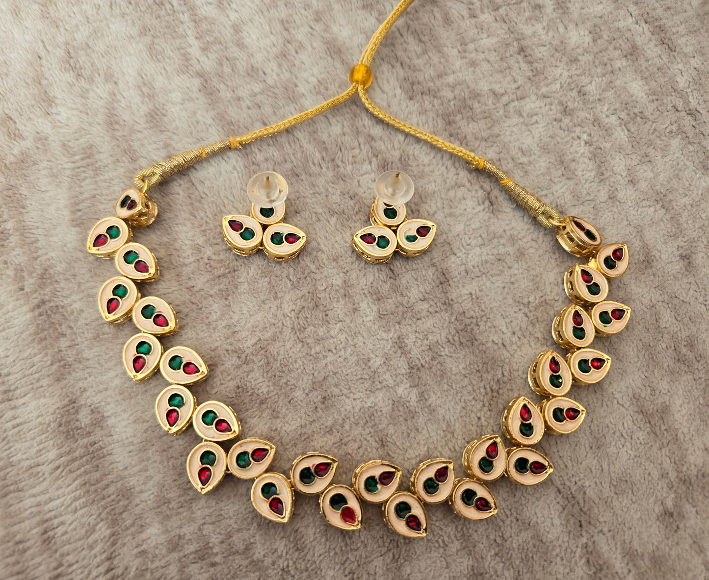 Gold Tone Kundan Necklace Set