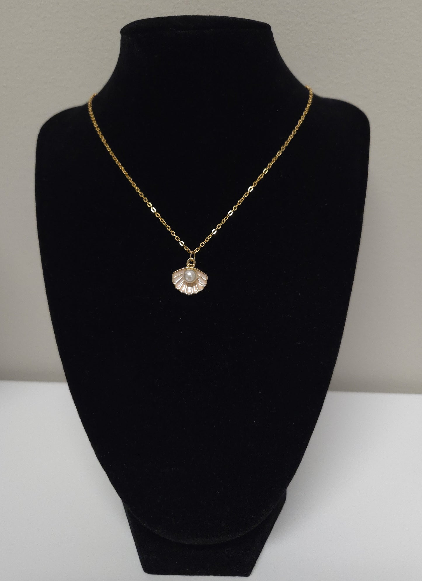 Ocean Pearl Shell Necklace