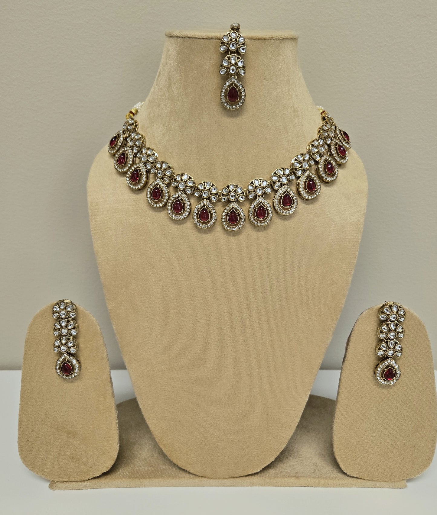 Maroon Teardrop Kundan Set