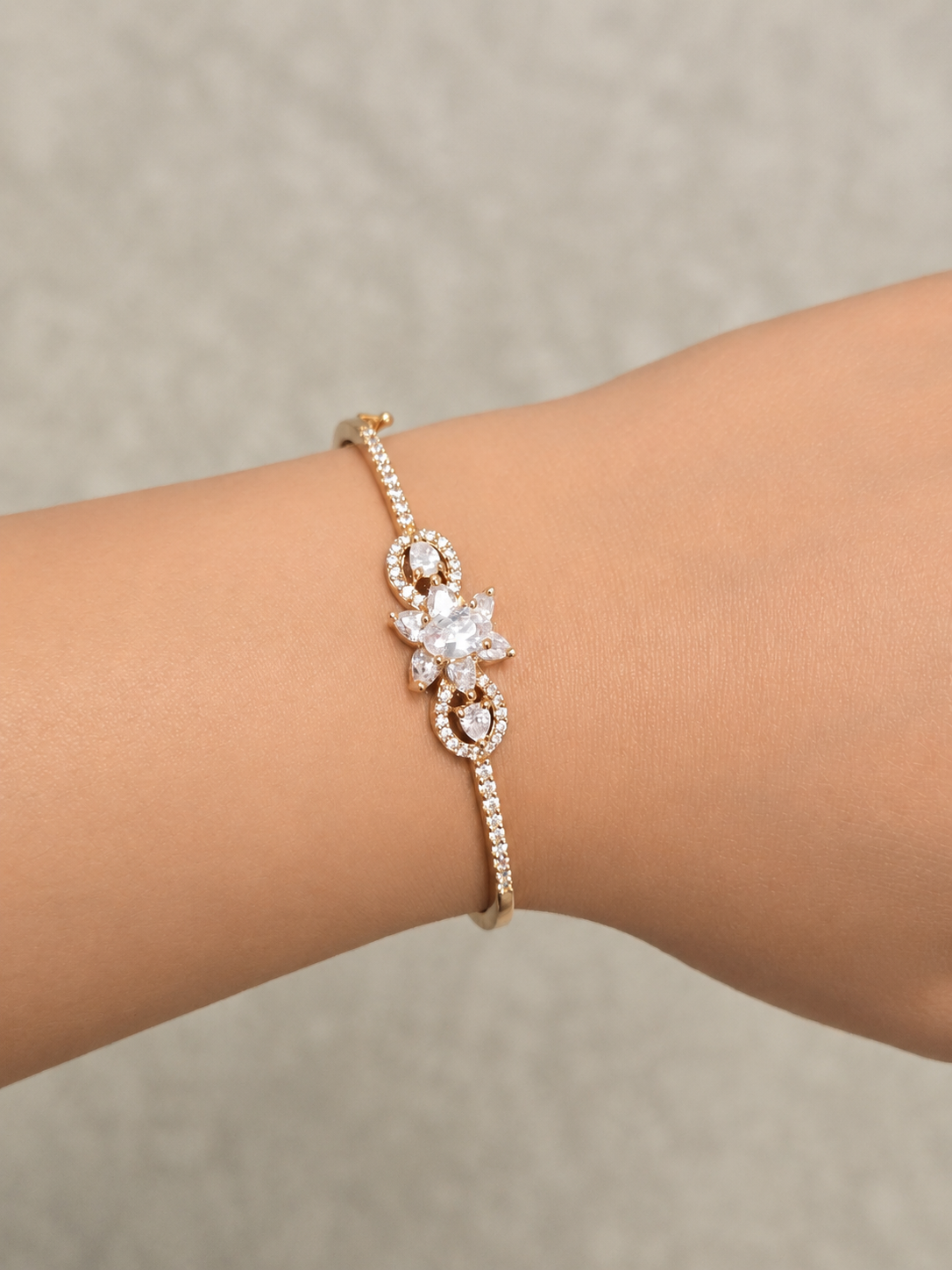 Floral Crystal Openable Bracelet
