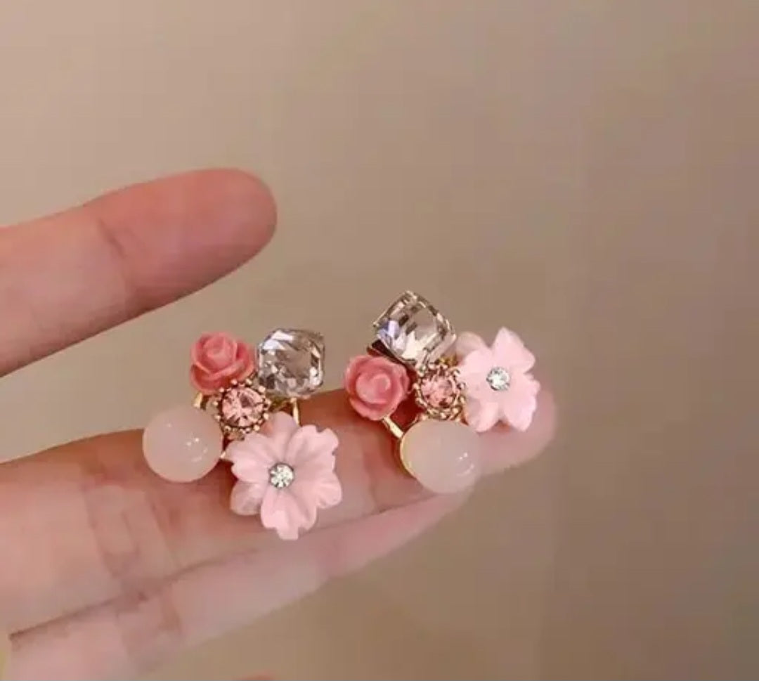 Trendy Crystal Flower Korean Style Studs