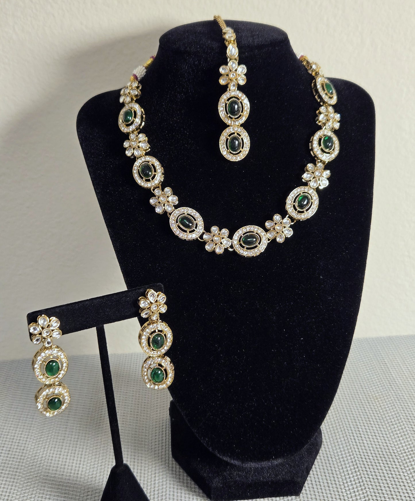 Floral Emerald Kundan Set