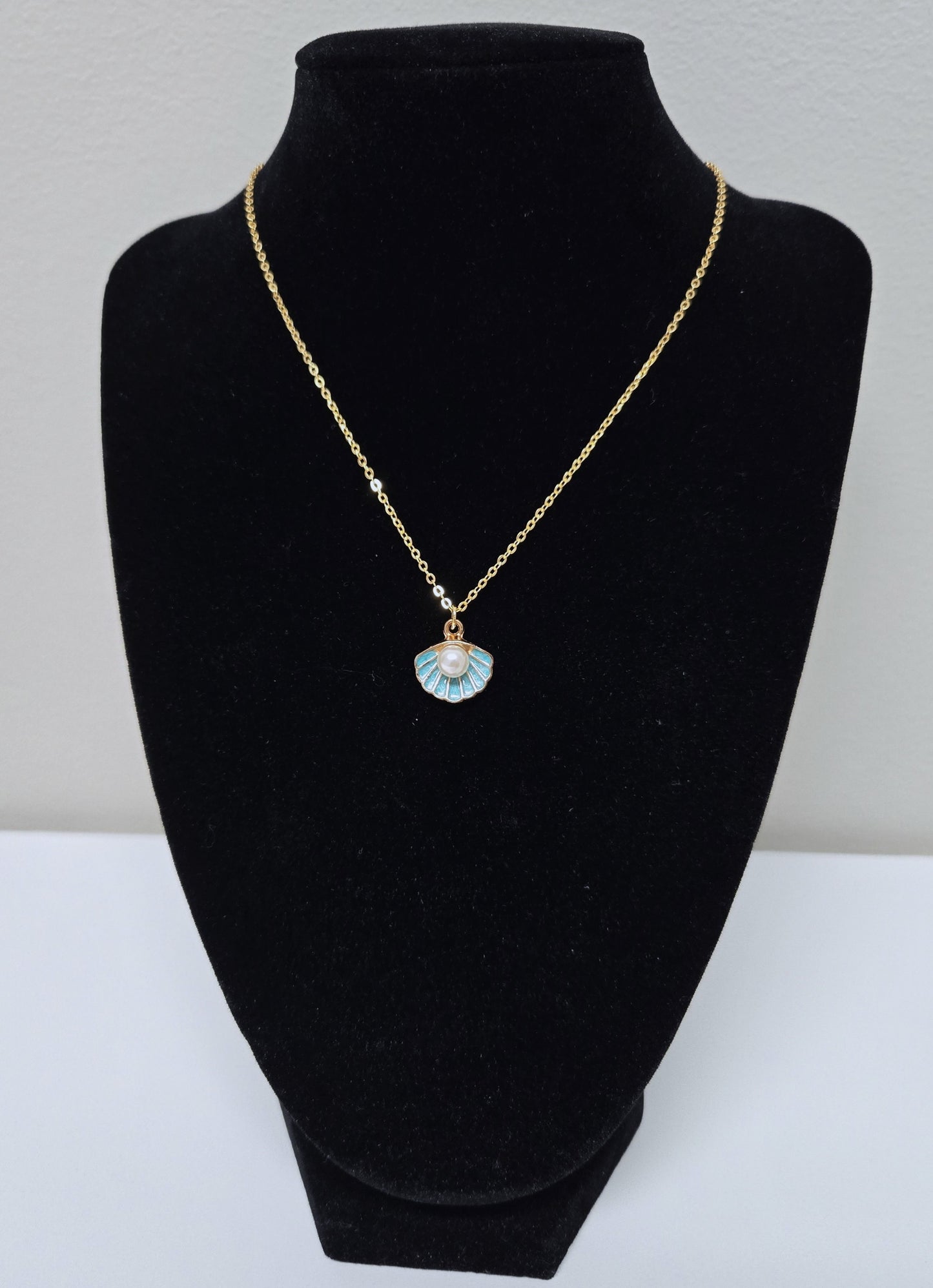 Ocean Pearl Shell Necklace