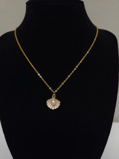 Ocean Pearl Shell Necklace