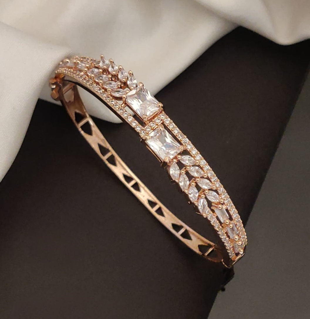 Rose Gold Leaf Crystal Openable Bracelet