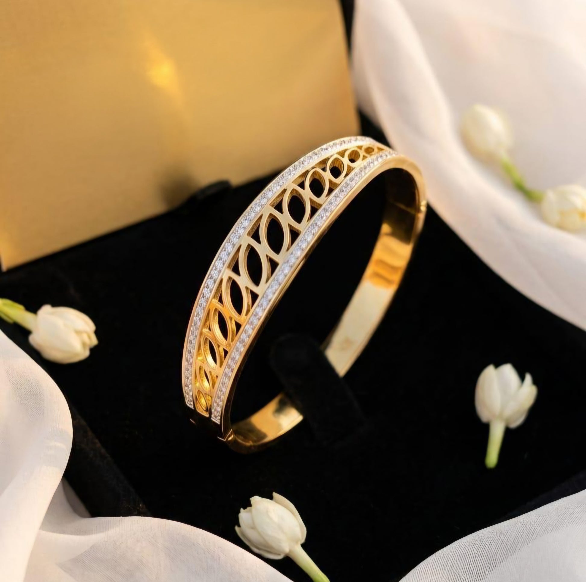 Gold Leaf Cutout Crystal Openable Bangle