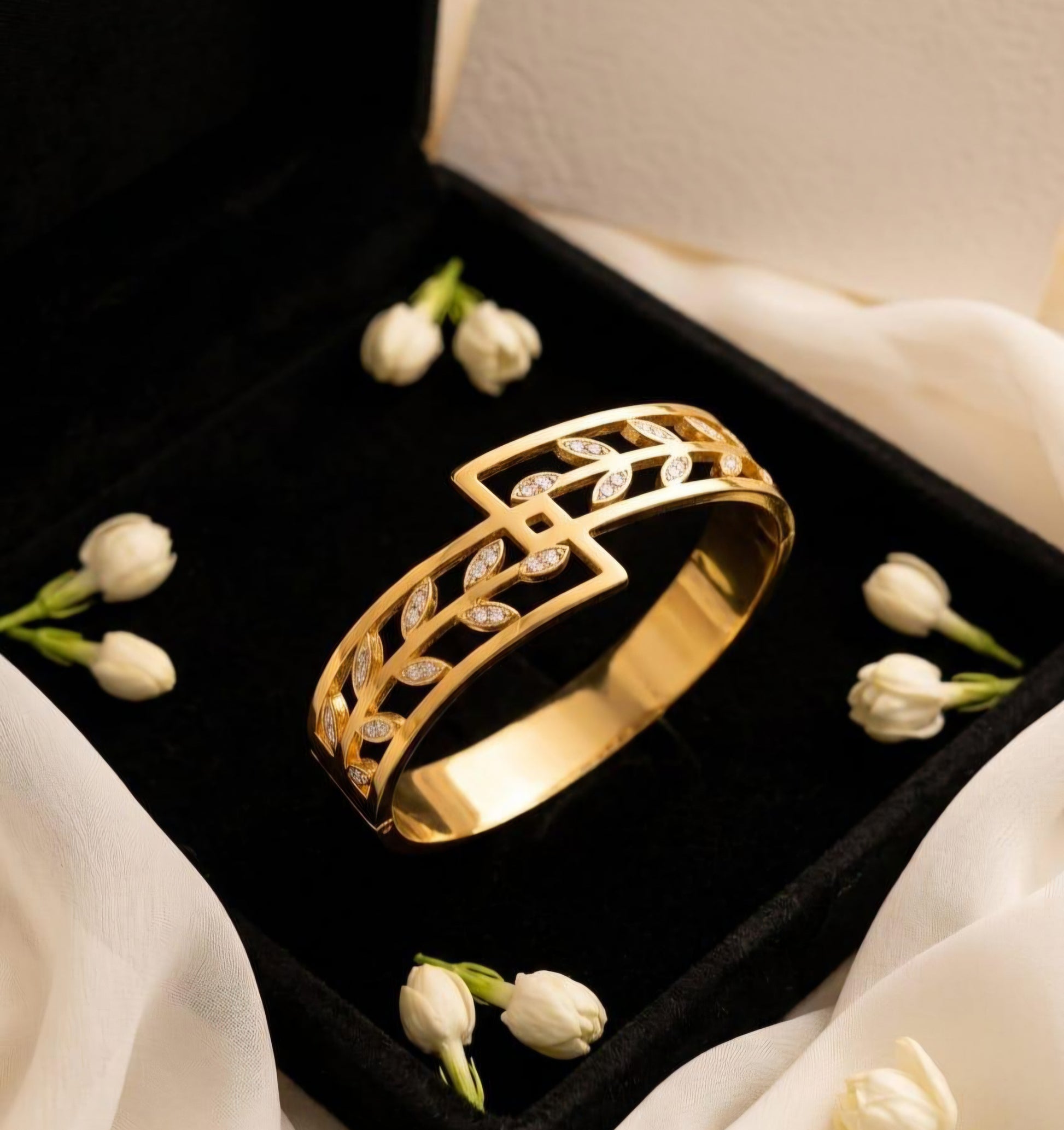 Gold Leaf Vine Crystal Openable Bangle