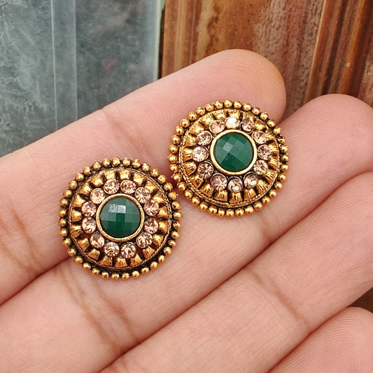 Emerald Round Kundan Studs