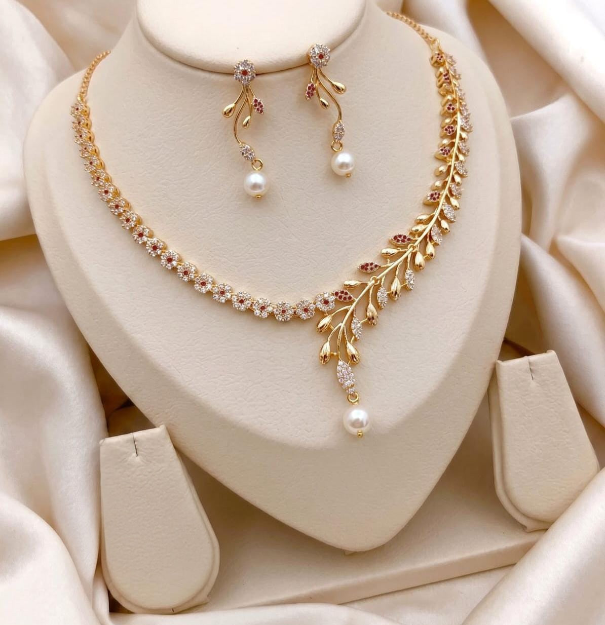 Gold Pearl Floral Leaf Necklace Set