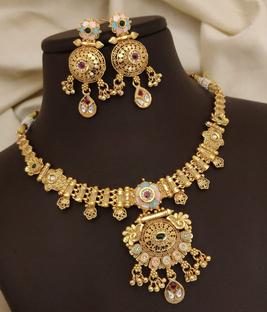Gold Vintage Kundan Choker Set