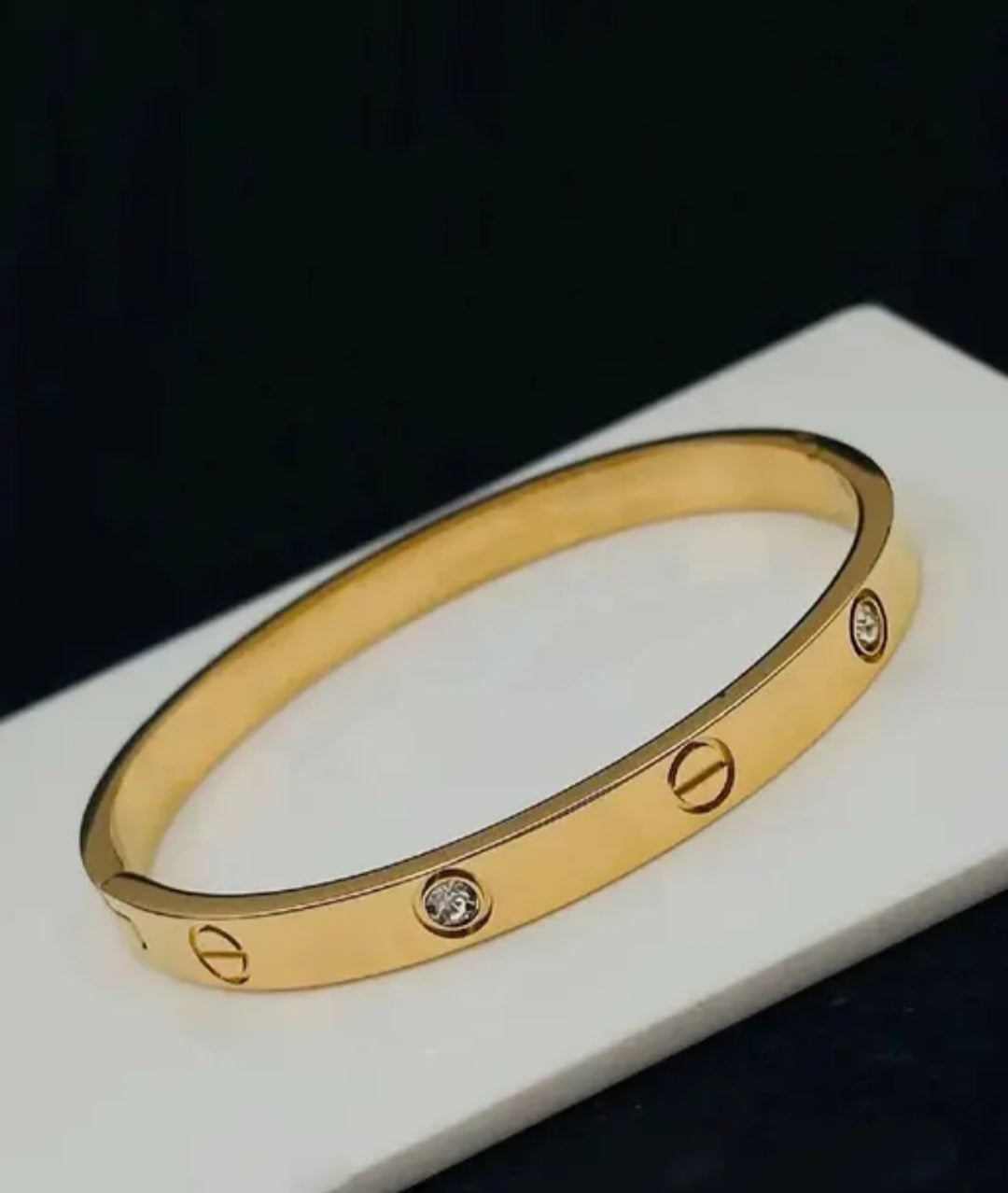 Gold Tone Stainless Steel Openable Bracelet