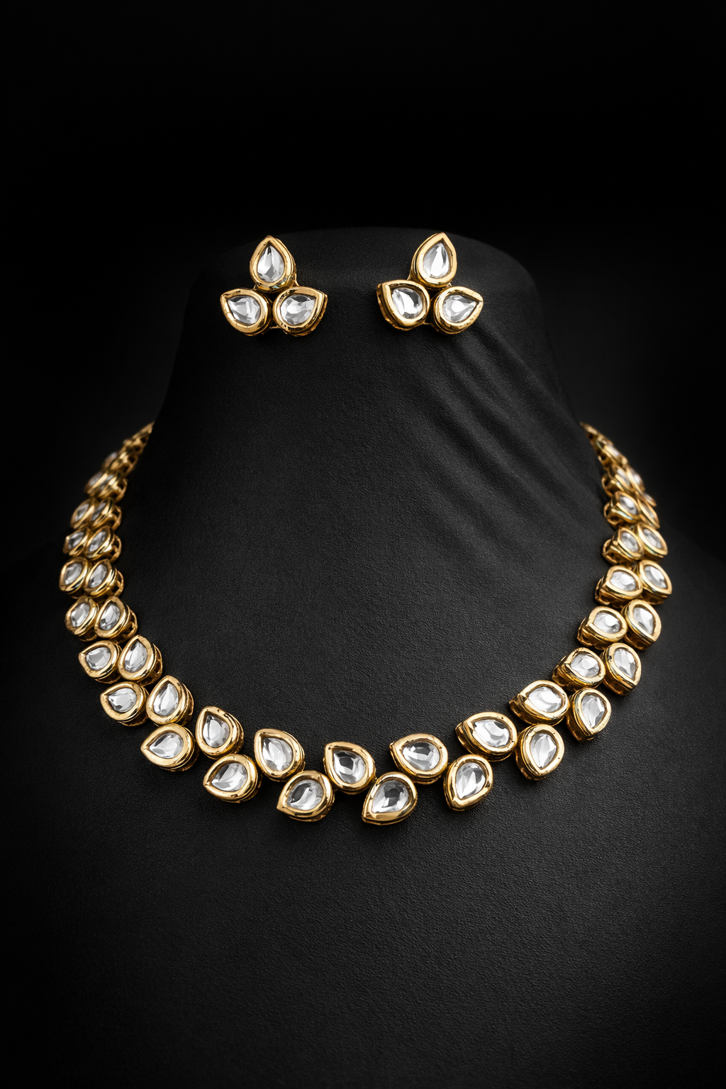Gold Tone Kundan Necklace Set
