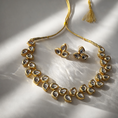 Gold Tone Kundan Necklace Set